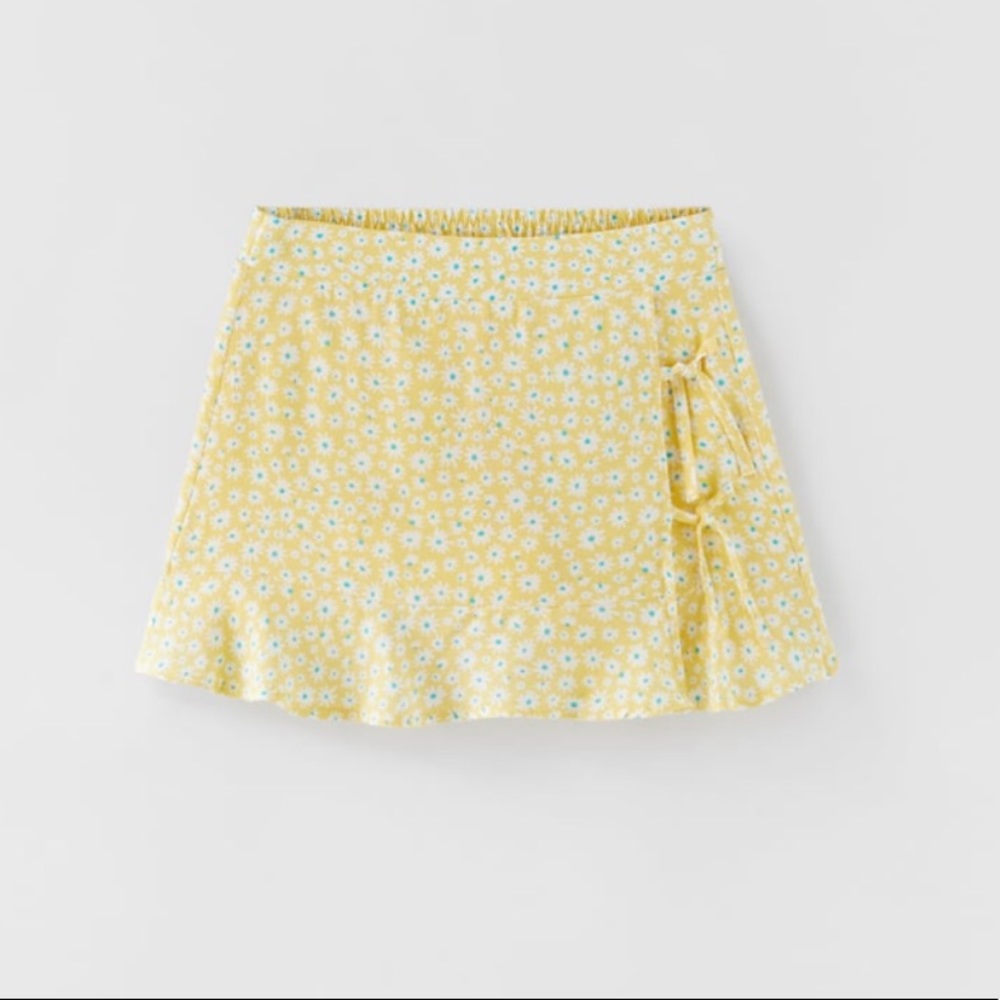 Zara size 7 yellow floral skort